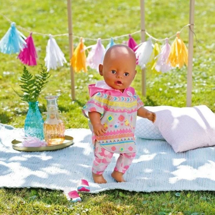 Set rrobash për kukulla BABY born Deluxe Trendy Poncho, Zapf, 43cm, rozë/gri/verdhe/blu, me çizme