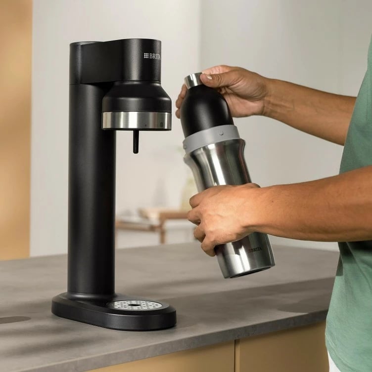 Saturator uji Brita sodaTRIO, me cilindër CO2, shishe qelqi dhe çelik, e zezë Saturator uji Brita sodaTRIO, me cilindër CO2, shishe qelqi dhe çelik, e zezë
