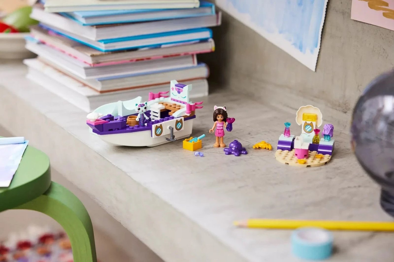 Set LEGO Gabby's Dollhouse 10786 Gabby & Mercat's Ship & Spa, shumëngjyrësh