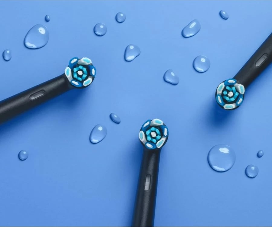 Koka zëvendësuese për brushë elektrike Oral-B iO Ultimate Clean, 4 copë, e zezë