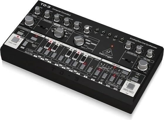 Syntezator Behringer TD-3, i zi