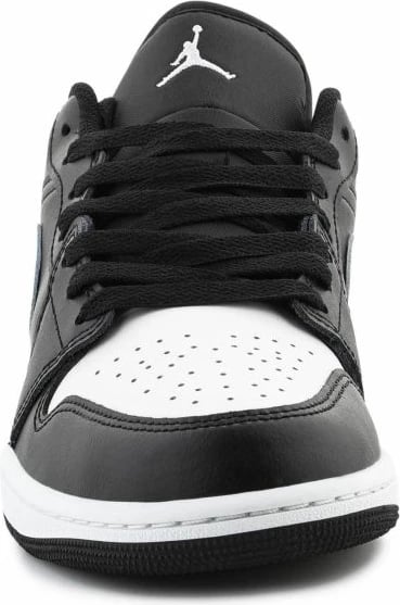 Atlete për meshkuj Nike Jordan, të bardha e të zeza