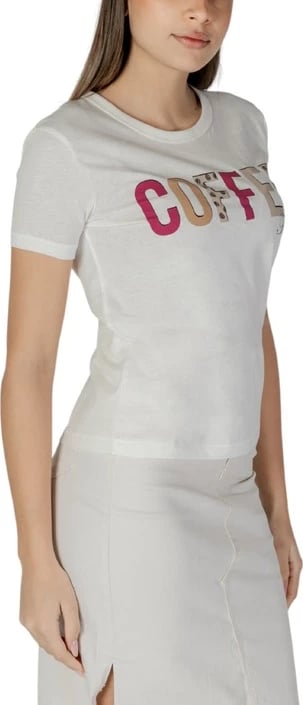 Maicë Jacqueline De Yong femra e bardhë