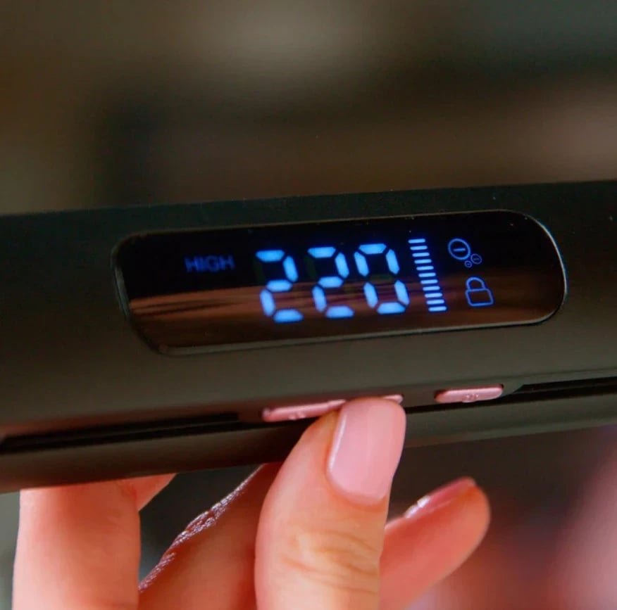 Hekur për drejtimin e flokëve Taurus Slimlook Ionic Pro, i zi