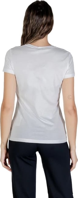 Maicë Liu Jo femra e bardhë