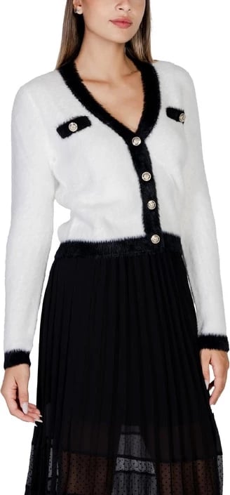 Xhemper Morgan De Toi femra, i bardhë