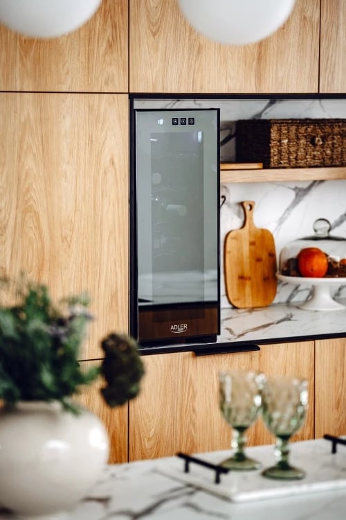 Frigorifer pije, Adler AD 8083, 33 L, 12 shishe, termolektrik 12–18°C, panel me prekje, i zi