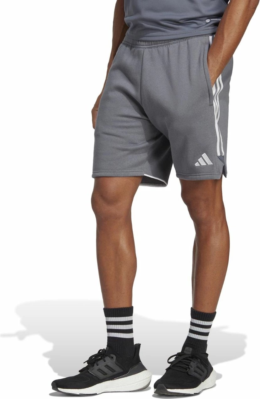 Shorce për meshkuj adidas, gri