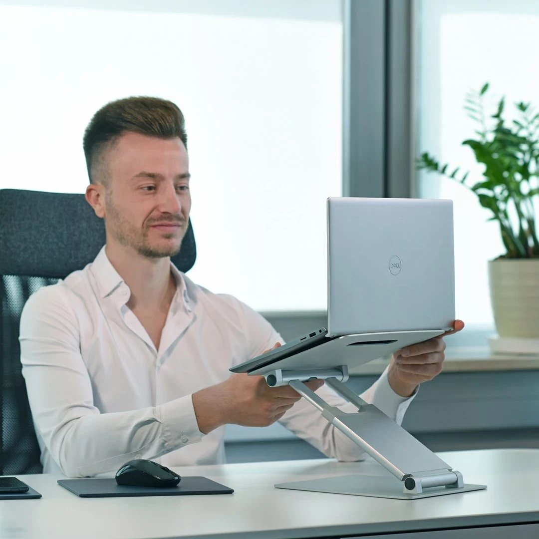 Mbajtëse për laptop POUT Eyes3 Lift, alumin, argjend/hiri