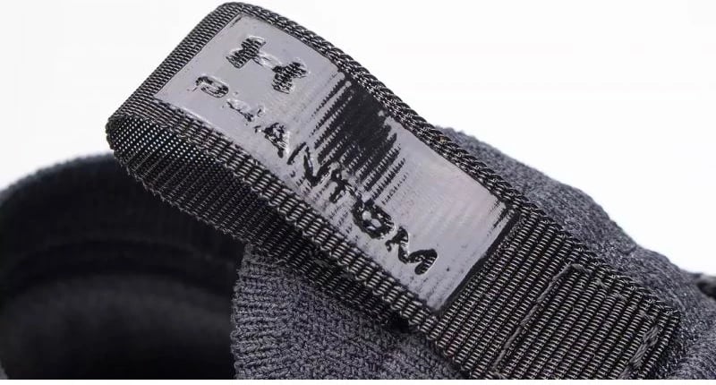 Atlete për femra Under Armour, të zeza