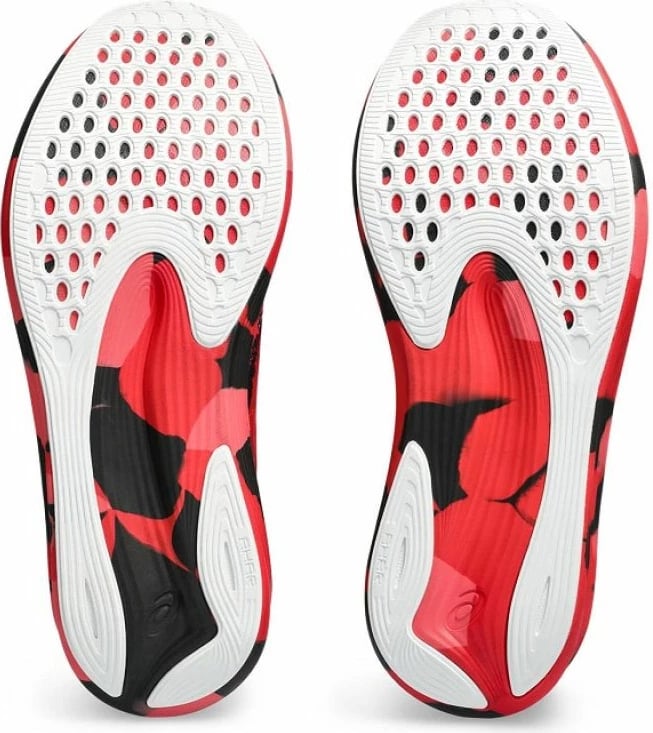 Atlete për meshkuj Asics, të zeza dhe të kuqe