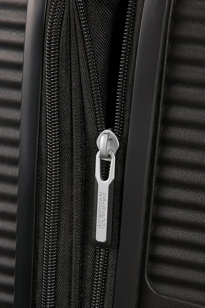 Valixhe American Tourister Soundbox EXP, e vogël, e zezë