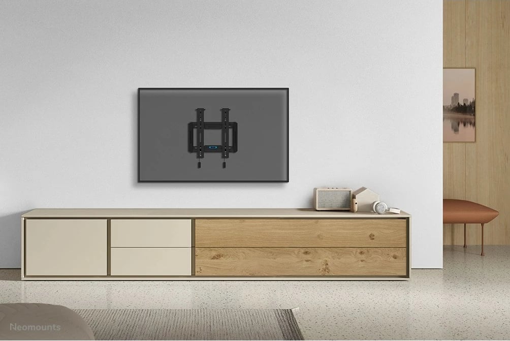 Mbajtës muri për TV Newstar Neomounts WL35-550BL12, deri 65 inç, rregullim pjerrësie, VESA 200x200, e zezë