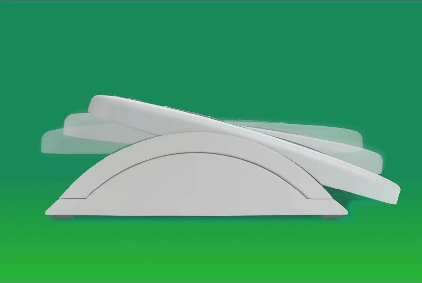 Mbështetëse këmbësh ergonomike, Kensington, SoleMate 56145, rregullim këndi 20°, 450 x 350 mm, sipërfaqe antirrëshqitje/masazh, e zezë/e bardhë