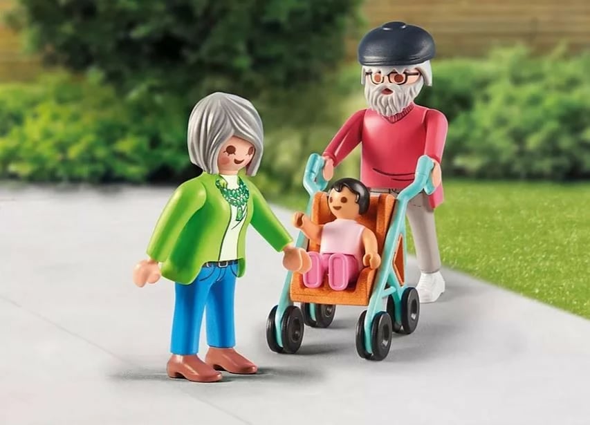 Set lodrash Playmobil My Life 71613, gjysh, gjyshe dhe nip/mbesë me karrocë