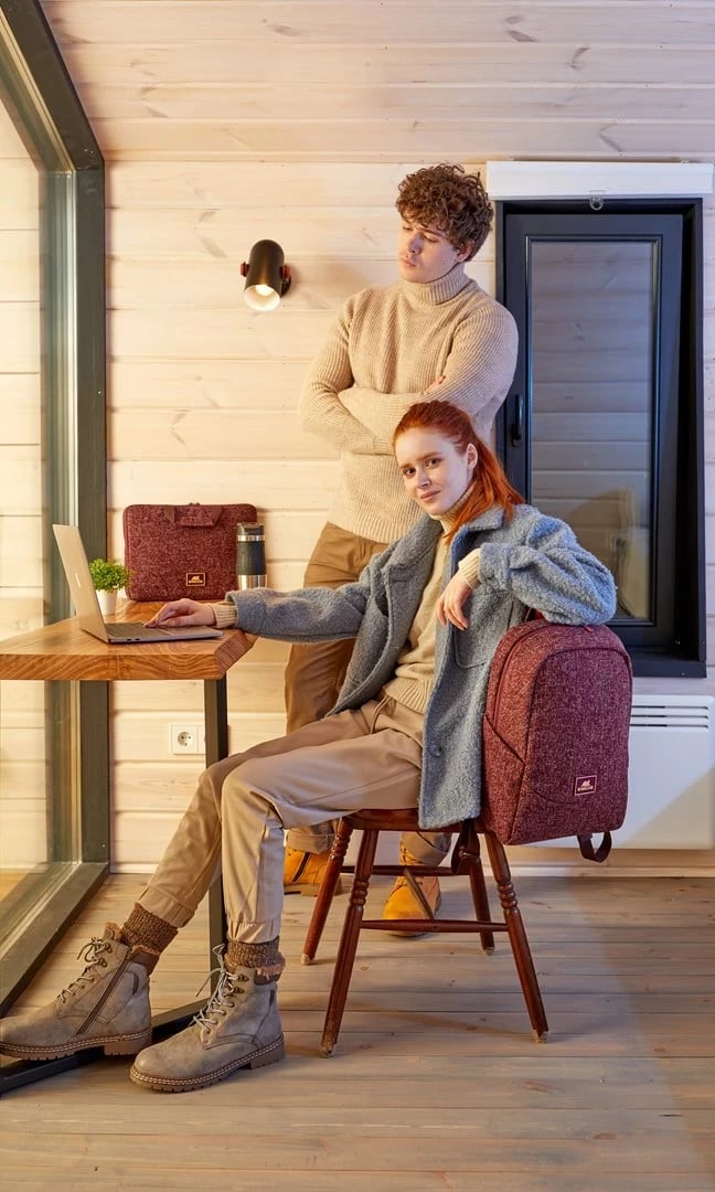 Mbështjellës laptopi RivaCase Anvik 13.3", me dorezë, i papërshkueshëm nga uji, i kuq