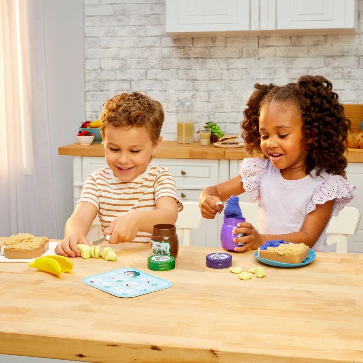 Set lodrash Little Tikes Creative Chefs Sandwiches, gjalpë kikiriku dhe reçel, shumëngjyrësh Set lodrash Little Tikes Creative Chefs Sandwiches, gjalpë kikiriku dhe reçel, shumëngjyrësh