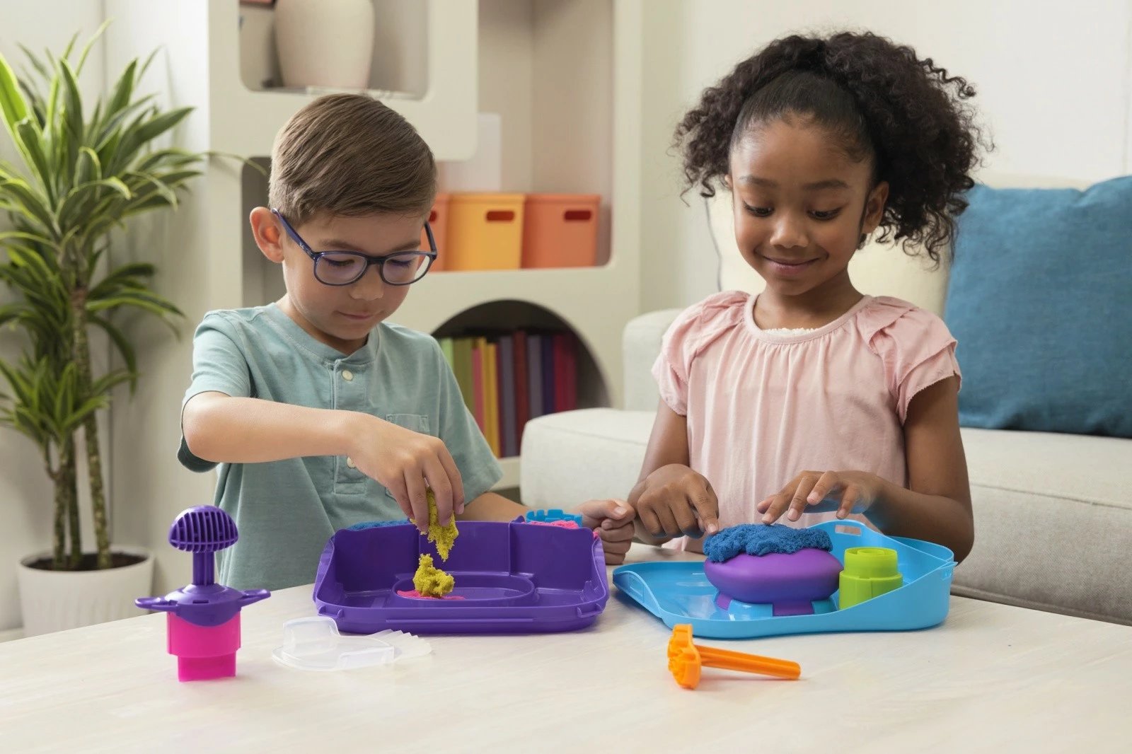 Set rërë kinetike Spin Master Kinetic Sand Moving Shapes, 3 ngjyra