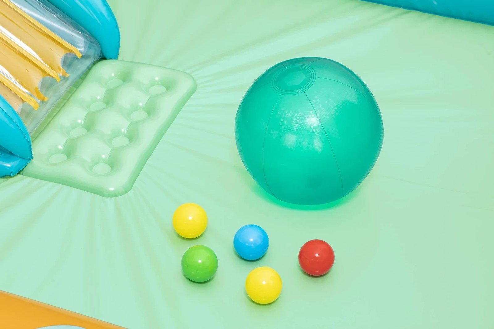 Qendër loje dhe pishinë fryrëse Bestway Retro Groove për fëmijë, 1.93 m x 1.52 m x 74 cm, shumëngjyrëshe Qendër loje dhe pishinë fryrëse Bestway Retro Groove për fëmijë, 1.93 m x 1.52 m x 74 cm, shumëngjyrëshe