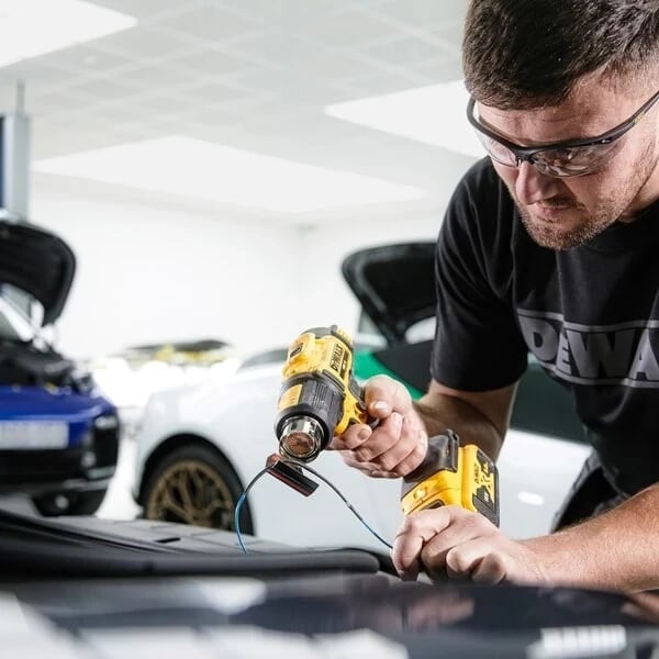 Fen industrial DeWalt DCE530N-XJ, 190 l/min, 530 °C, i verdhë Fen industrial DeWalt DCE530N-XJ, 190 l/min, 530 °C, i verdhë