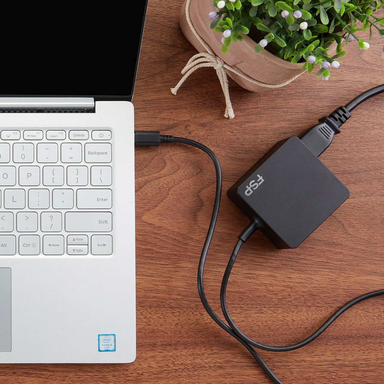 Adapter universal FSP NB C, 65 W, USB Type-C, i zi