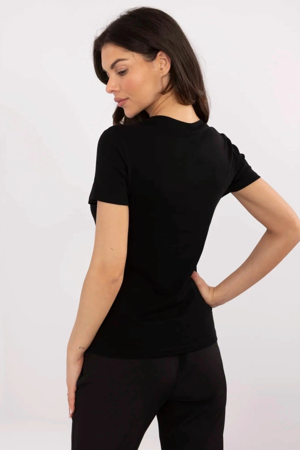 Maicë për femra NM model 211172, e zezë
