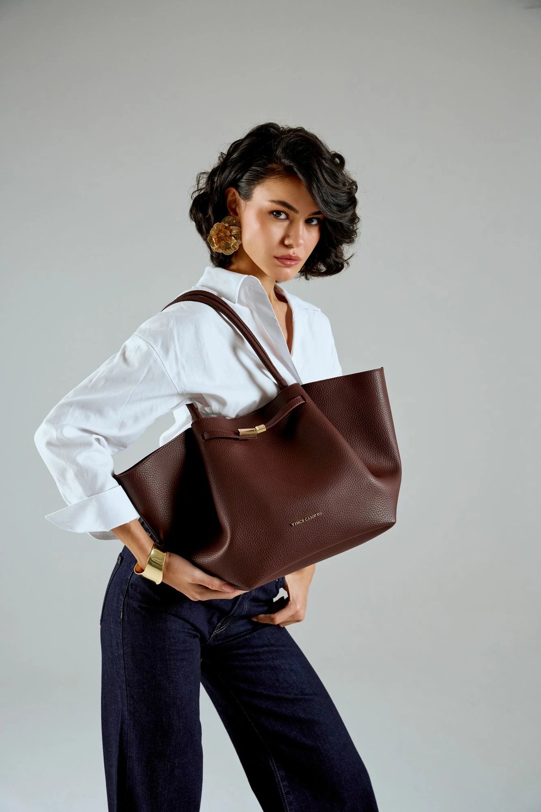 Çantë tote Vince Camuto, Prato, ngjyrë burgundy