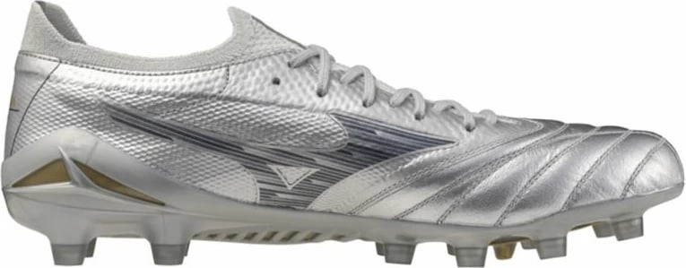 Atlete futbolli Mizuno për meshkuj, të bardha