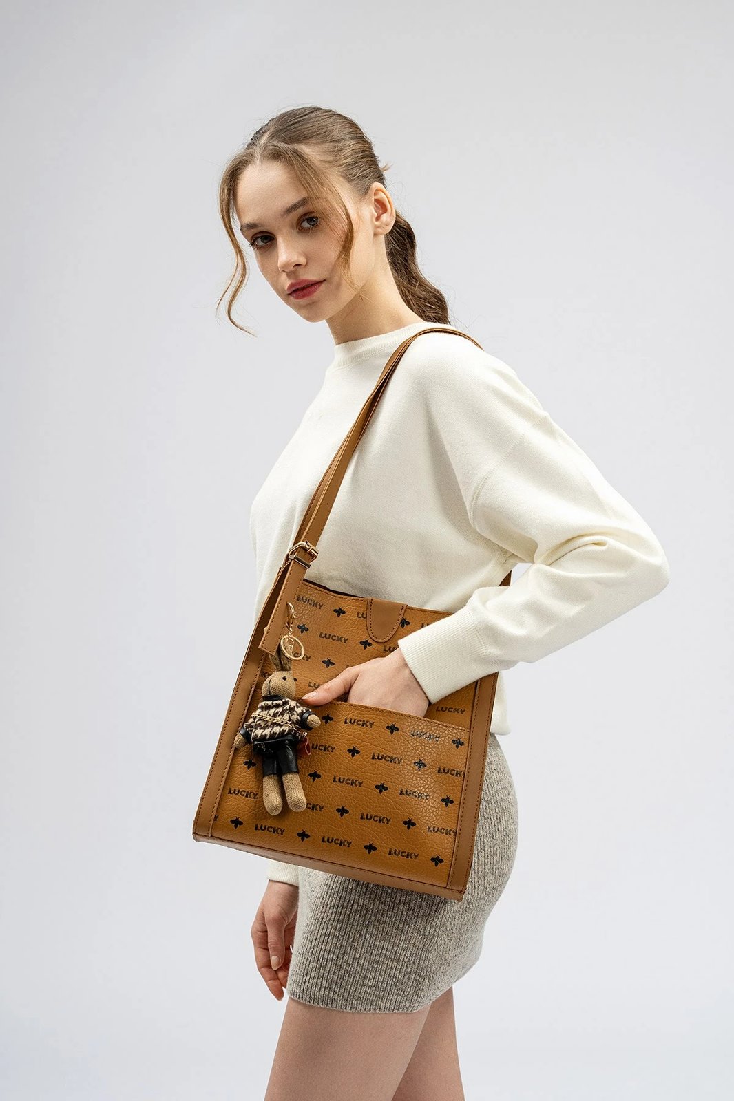 Tote bag ngjyrë mustard Lucky Bees, 352