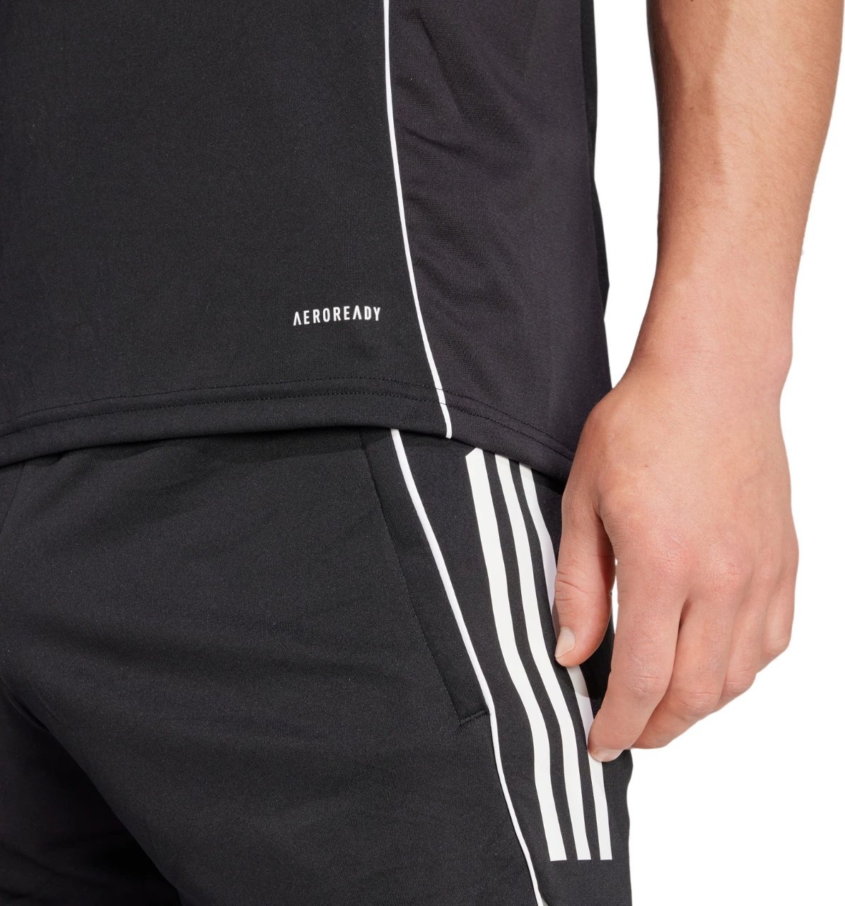 Maicë për meshkuj adidas, e zezë