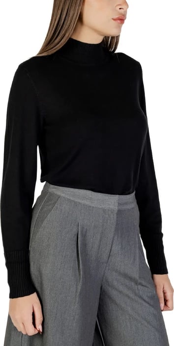 Xhemper Ichi femra, të zeza