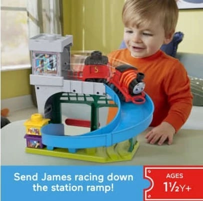 Set lodrash Thomas & Friends Fisher Price HXW24, stacion treni Knapford, shumëngjyrësh