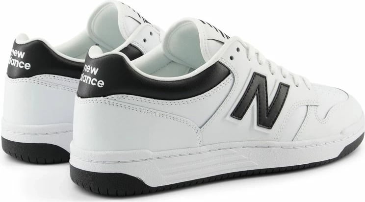 Atlete për meshkuj dhe femra New Balance, të bardha