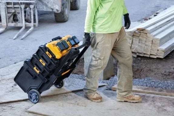 Ngarkues DeWalt DCB104 me 4 Porta XR 8A, ngjyrë e verdhë Ngarkues DeWalt DCB104 me 4 Porta XR 8A, ngjyrë e verdhë