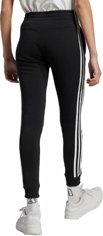 Pantallona sportive adidas për femra, të zeza