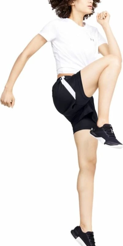 Shorce për femra Under Armour, të zeza