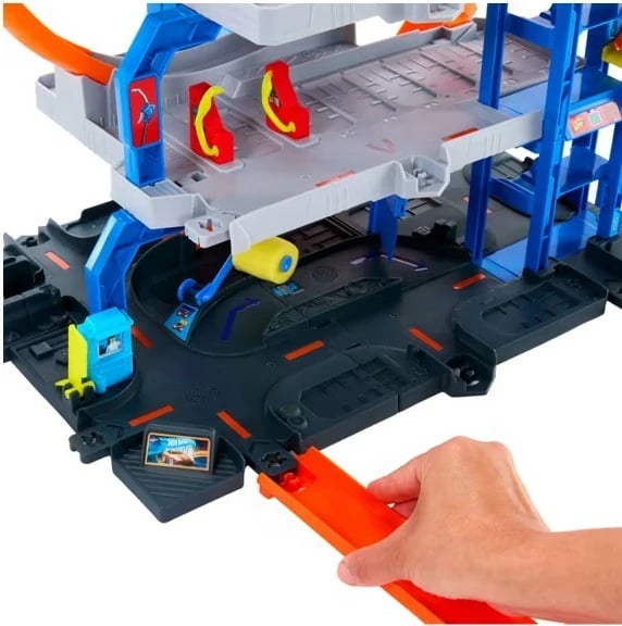 Set garazh lodër Hot Wheels City Mega Garage Gigaploop me helikopter dhe makinë, shumëngjyrësh