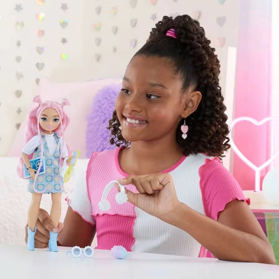 Kukull Barbie Dream Besties Daisy Jean me aksesorë muzikorë, Mattel, JDD74