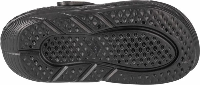 Papuqe Crocs për femra, të zeza