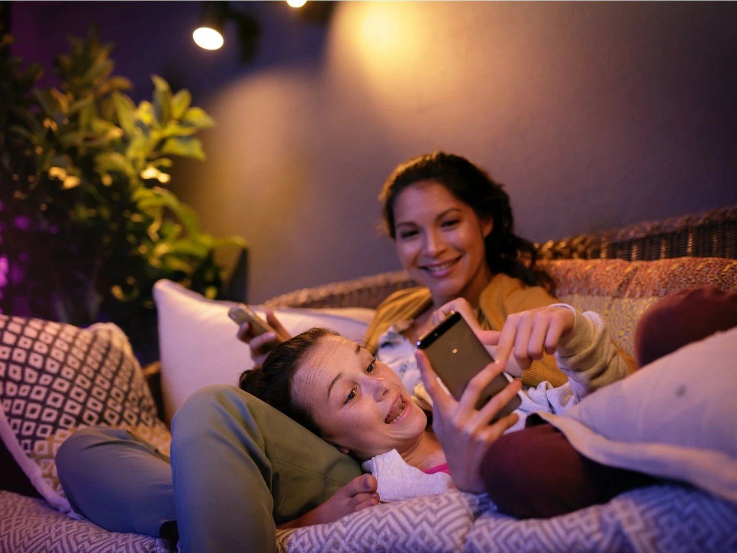 Dritë spot Philips Hue Lily Outdoor, Smart, LED, Alumini, E zezë