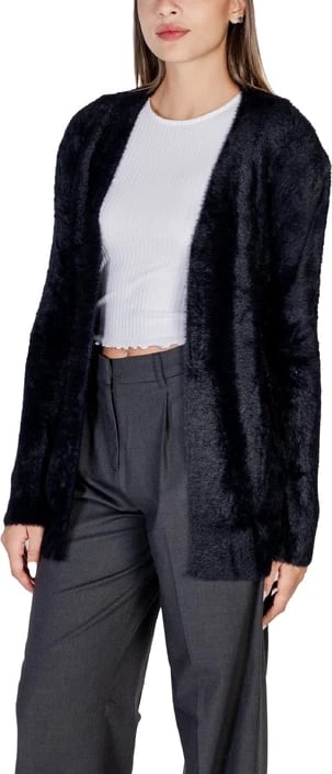 Xhemper femra Morgan De Toi, i zi