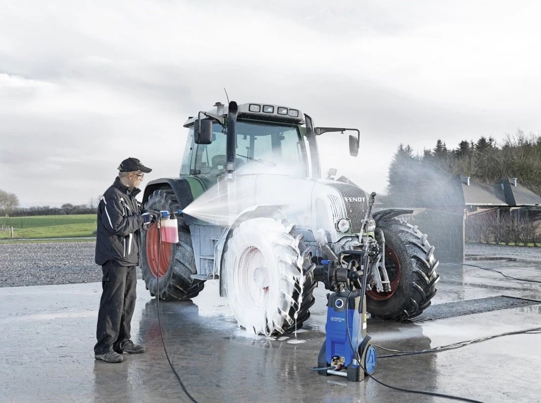Makinë larëse elektrie Nilfisk MC 4M-180/740XT, 400V, e kaltër / zezë