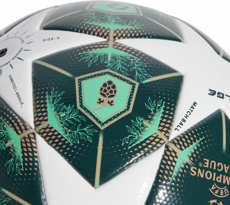 Top futbolli adidas, i bardhë dhe i gjelbër