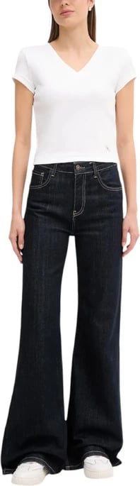 Maicë Calvin Klein Jeans femra të bardhë