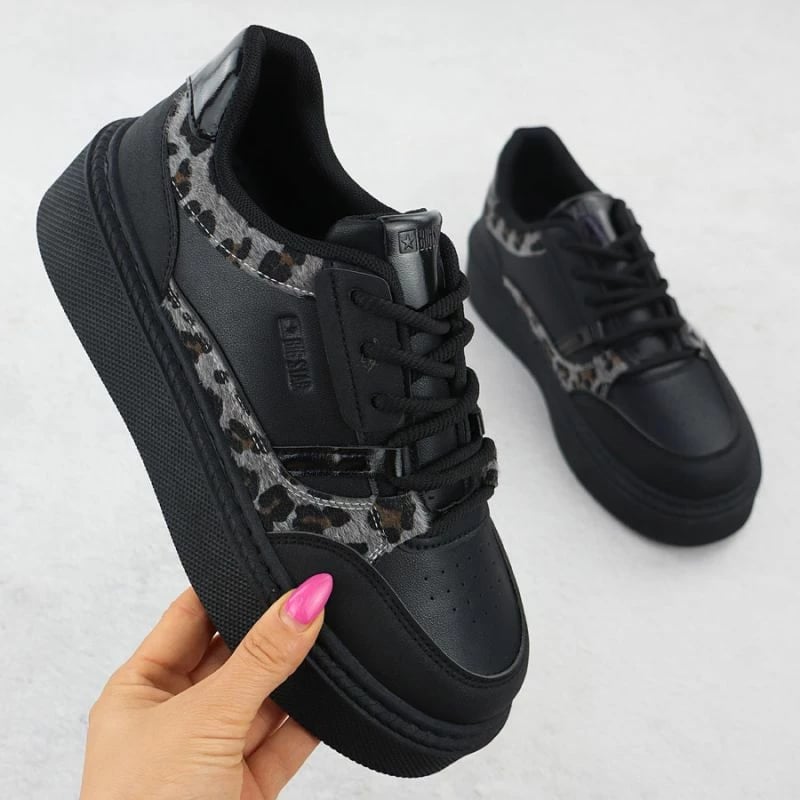 Atlete platforme për femra Big Star, të zeza