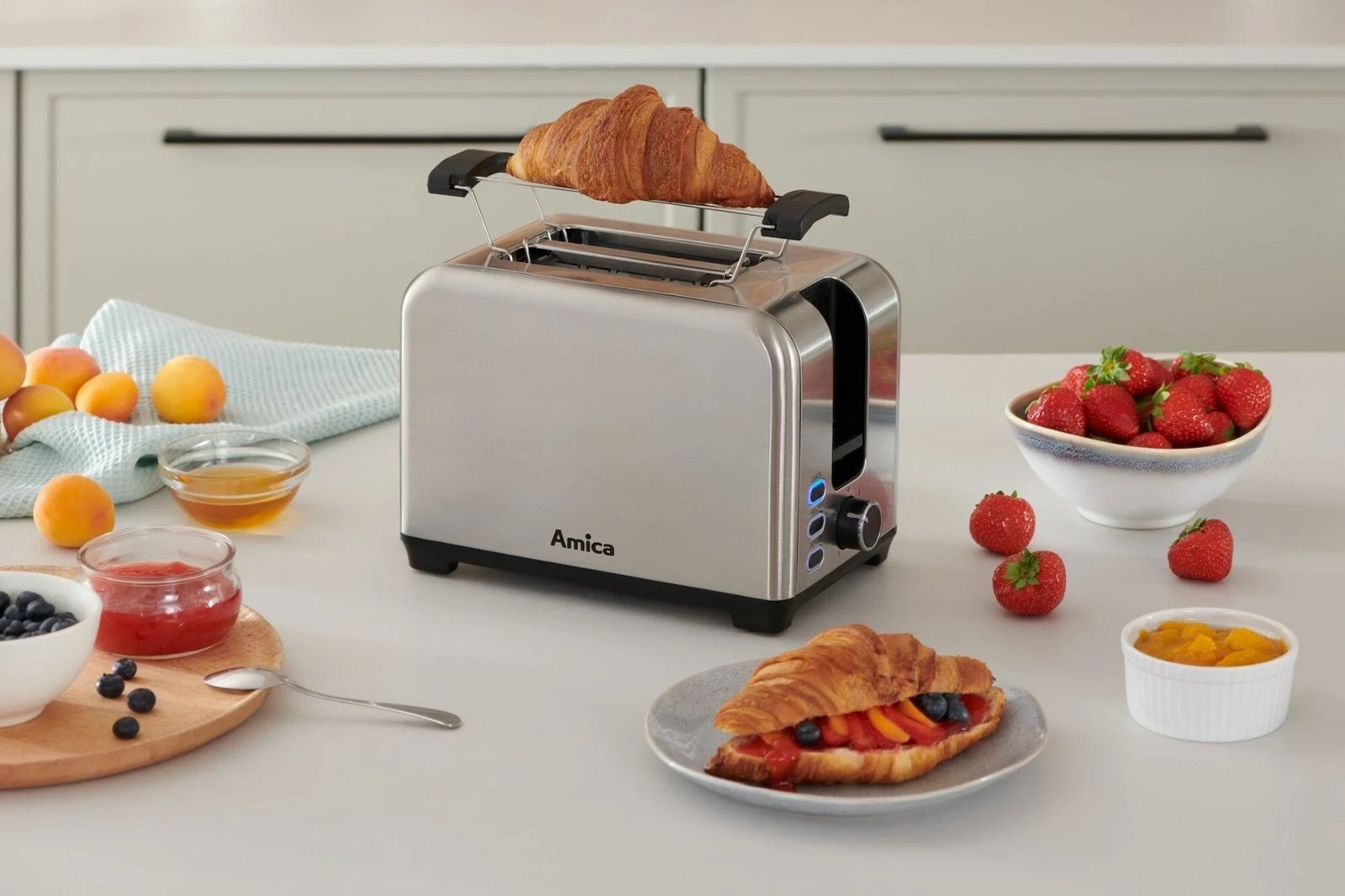 Toaster Amica TF 3043, 2 feta, 780-930 W, Inox