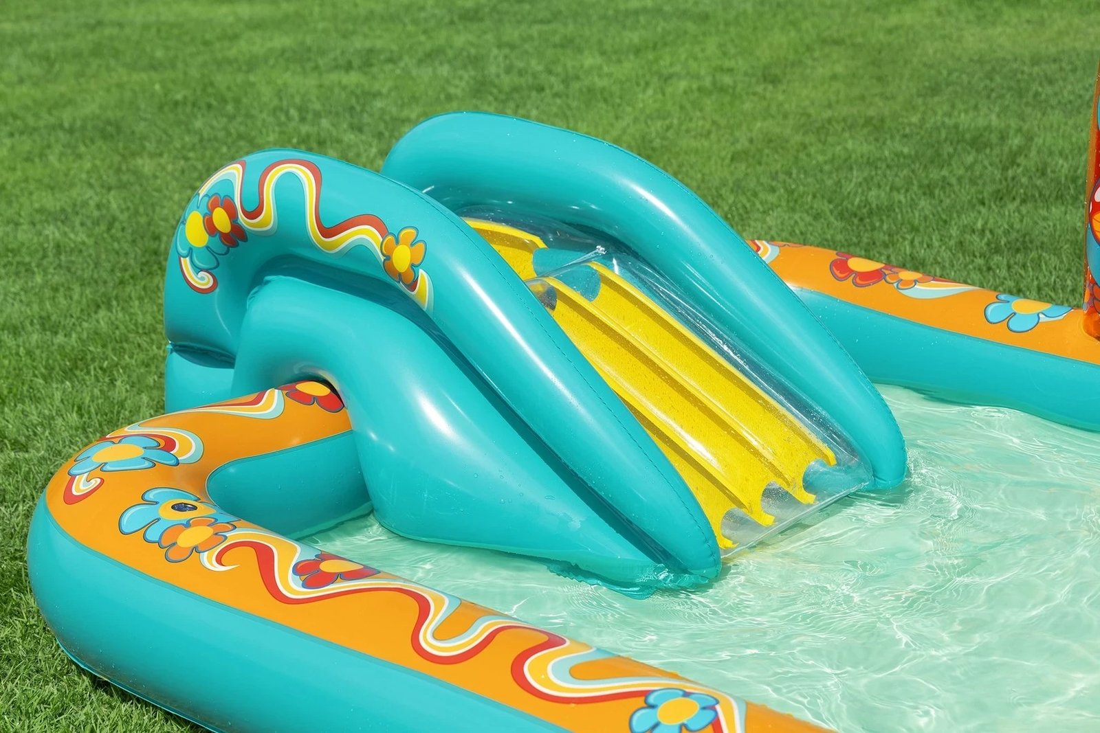 Qendër loje dhe pishinë fryrëse Bestway Retro Groove për fëmijë, 1.93 m x 1.52 m x 74 cm, shumëngjyrëshe Qendër loje dhe pishinë fryrëse Bestway Retro Groove për fëmijë, 1.93 m x 1.52 m x 74 cm, shumëngjyrëshe