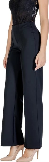 Pantallona Guess Active femra, të zeza