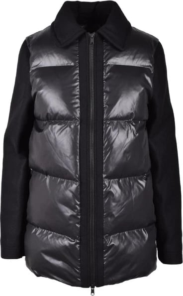 Jakne Love Moschino femra, e zezë