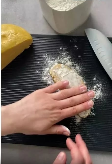 Makinë për pasta GEFU Pasta Perfetta G-89426, manuale, çelik inox, e zezë Makinë për pasta GEFU Pasta Perfetta G-89426, manuale, çelik inox, e zezë